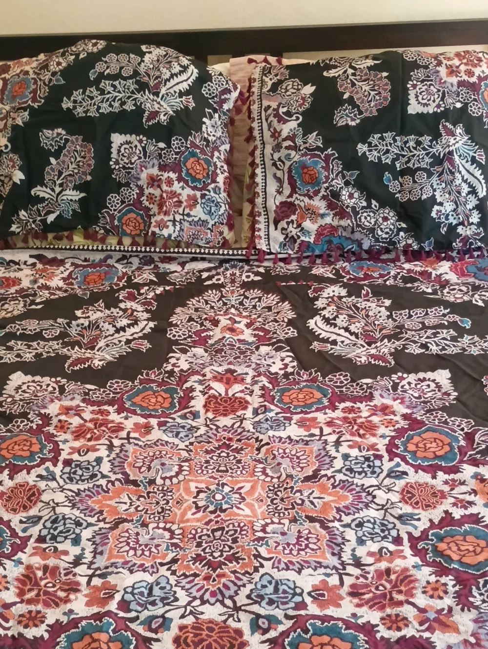 Urban Outfitters Zenia Tassel Duvet Cover And Pillow Shams, Full/Queen - NWT